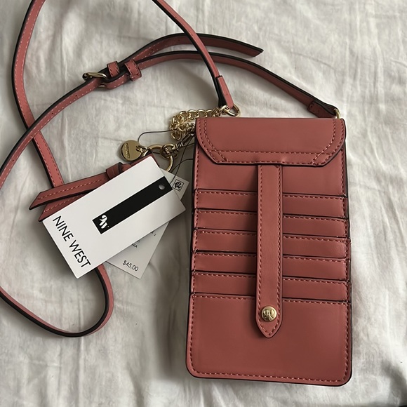 📱NEW Lawson Phone Crossbody with Gold Chain details📱 - Picture 3 of 5